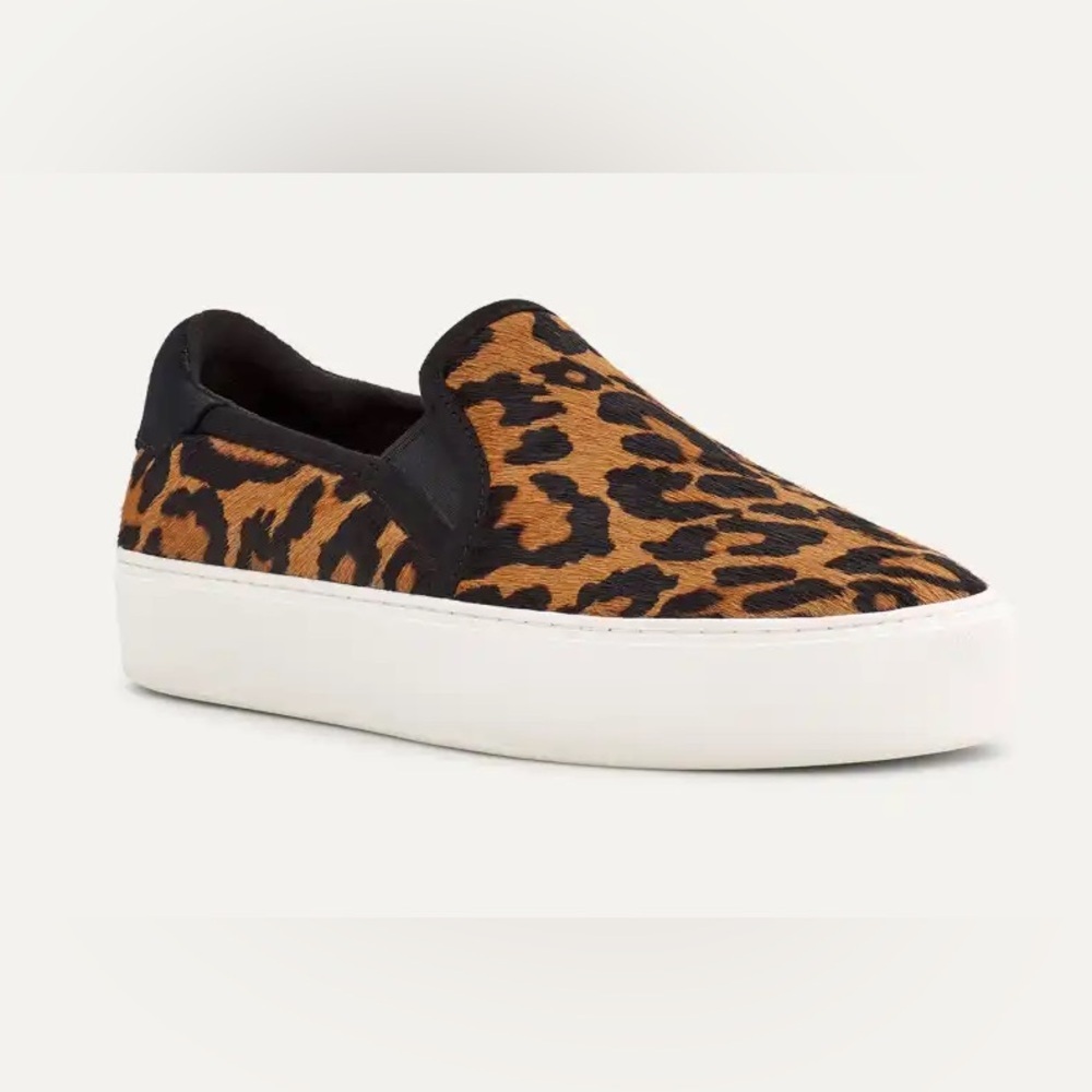 UGG WOMEN’S CAHLVAN PANTHER PRINT SLIP-ONS SIZE 9.5 (NEW WITH TAGS)